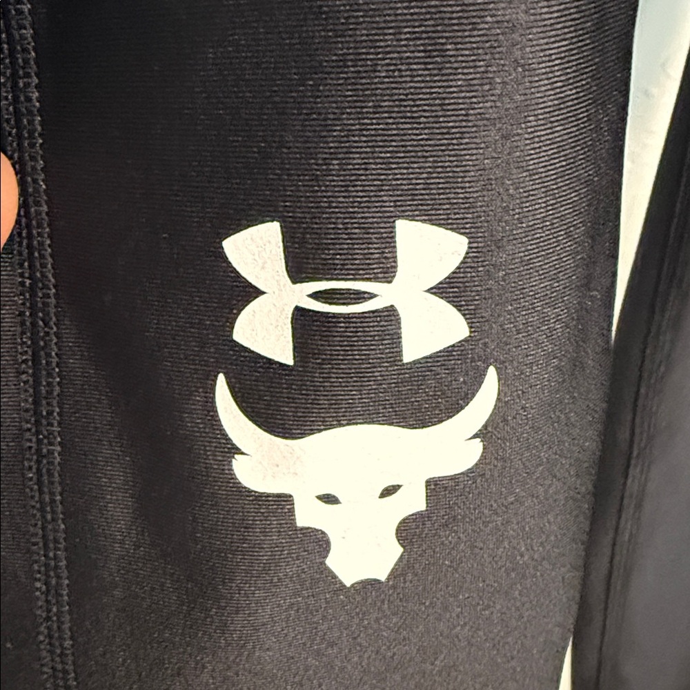 Under Armour Women’s Compression Heatgear Black Athletic Leggings